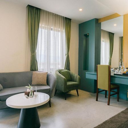 Hotel Aikawa Sauraha Luaran gambar